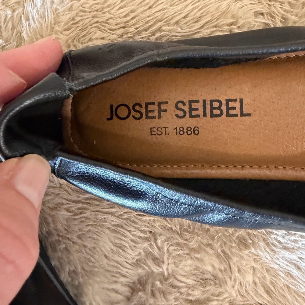 Josef Seibel Women's Classic Black Flats - Picture 3 of 6